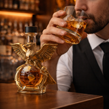 Whisky üveg - Aquila Kiadás