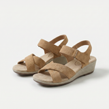 Holly – Meleg elegancia lágy taupe színben